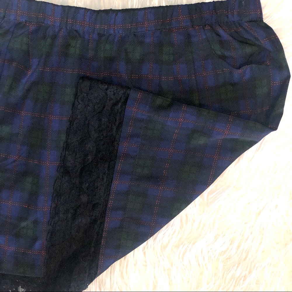 NWOT - RD Style Dark Plaid Skirt Lace Details